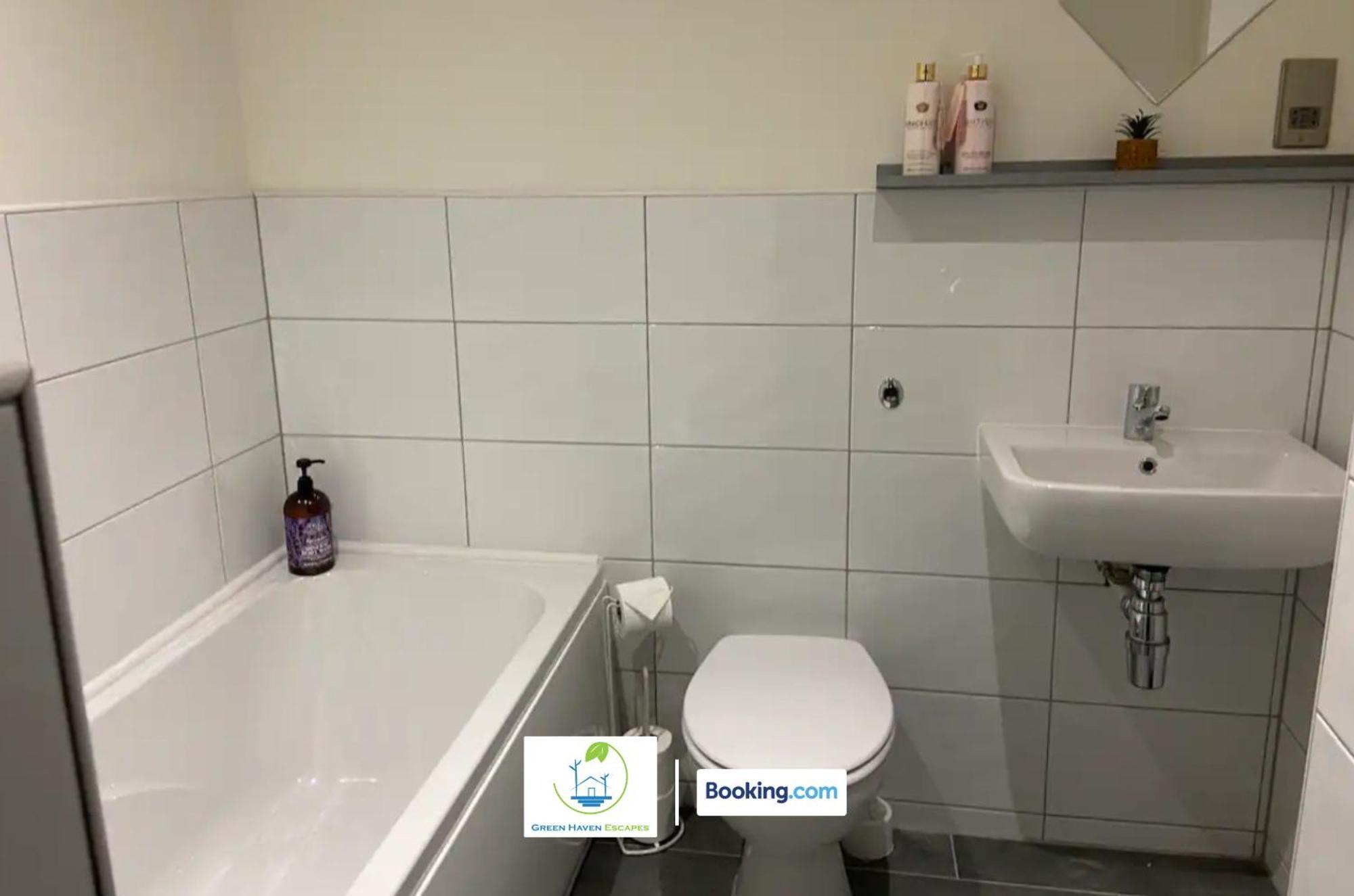 Centrally Located Cosy 2 Bed Duplex City Apartment By Green Haven Escapes In Bradford Bradford  Exteriör bild